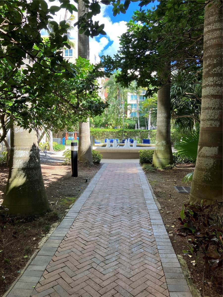 2001 Biscayne Blvd 3503 photo 4