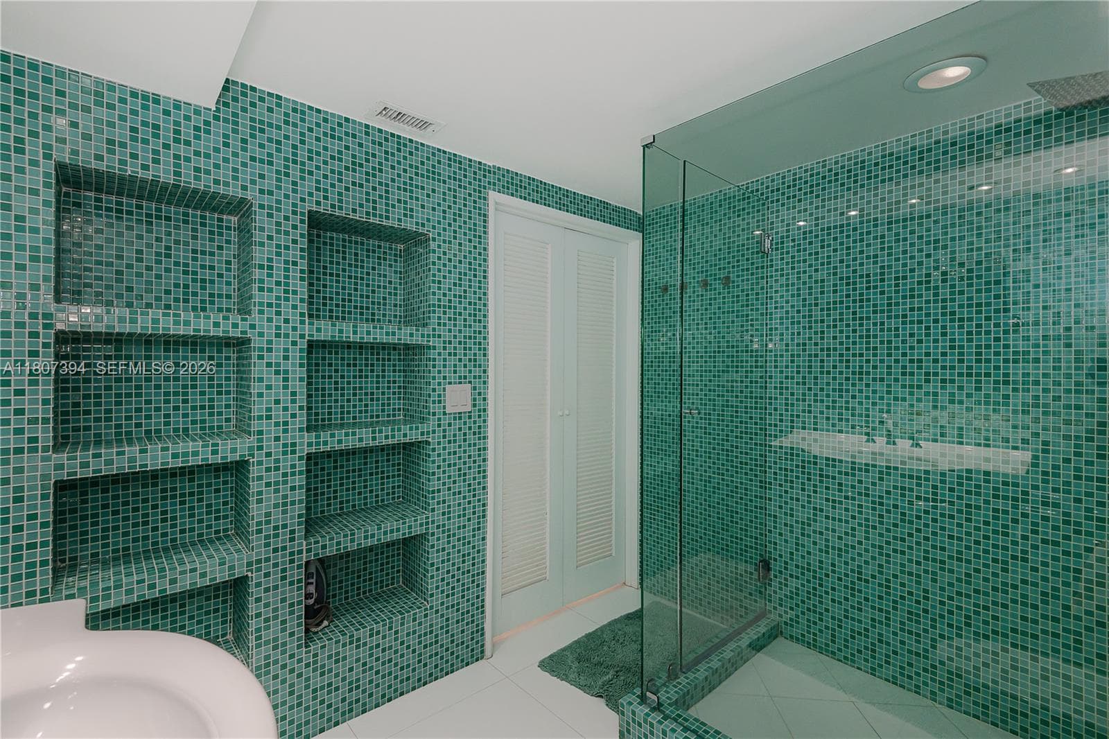 2301 Collins Ave 1538 photo 24