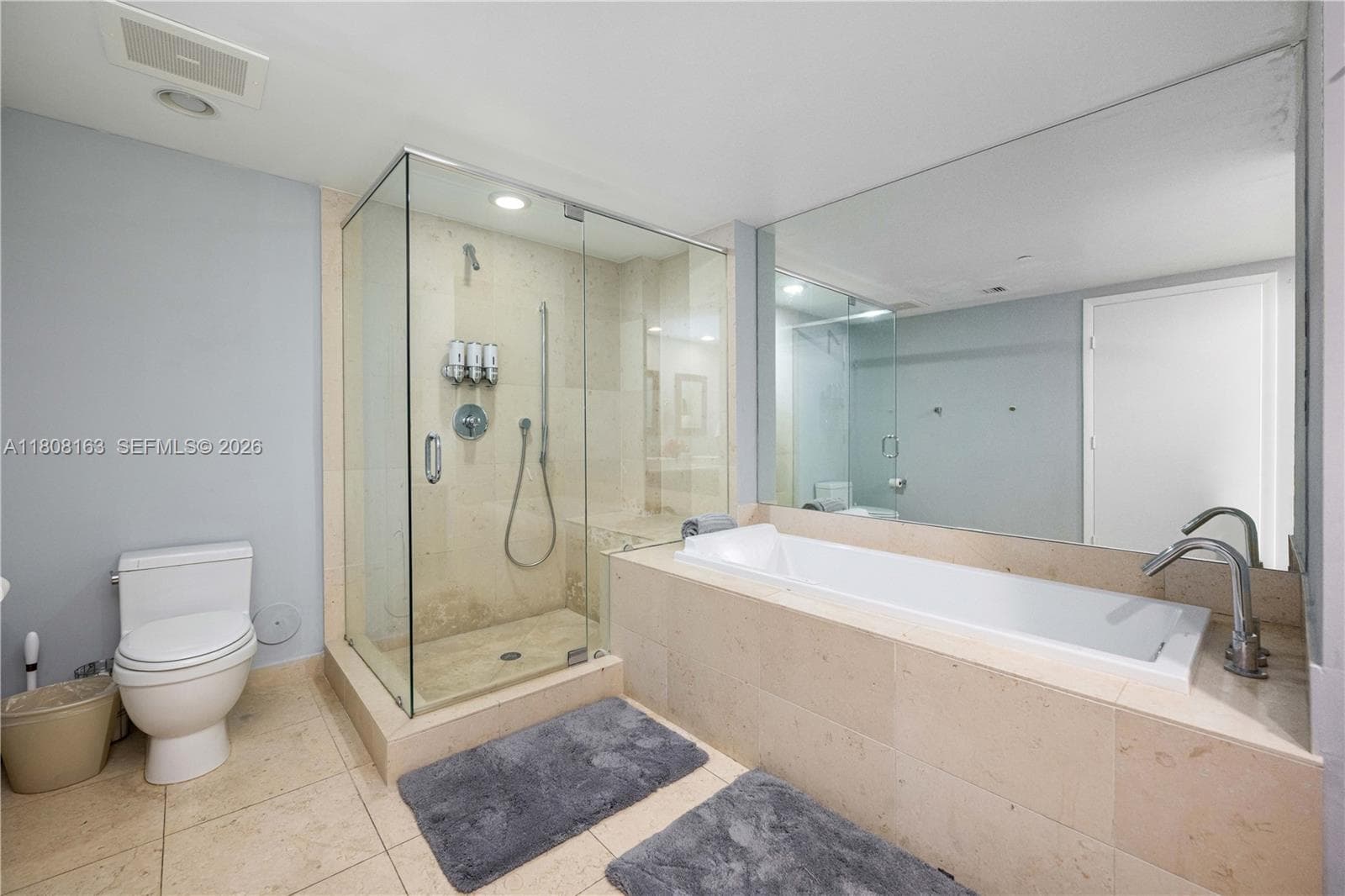 485 Brickell Ave 1604 photo 11