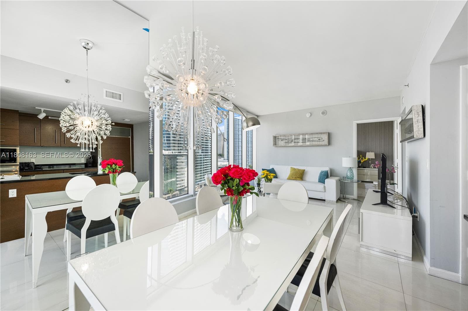485 Brickell Ave 1604 photo 4