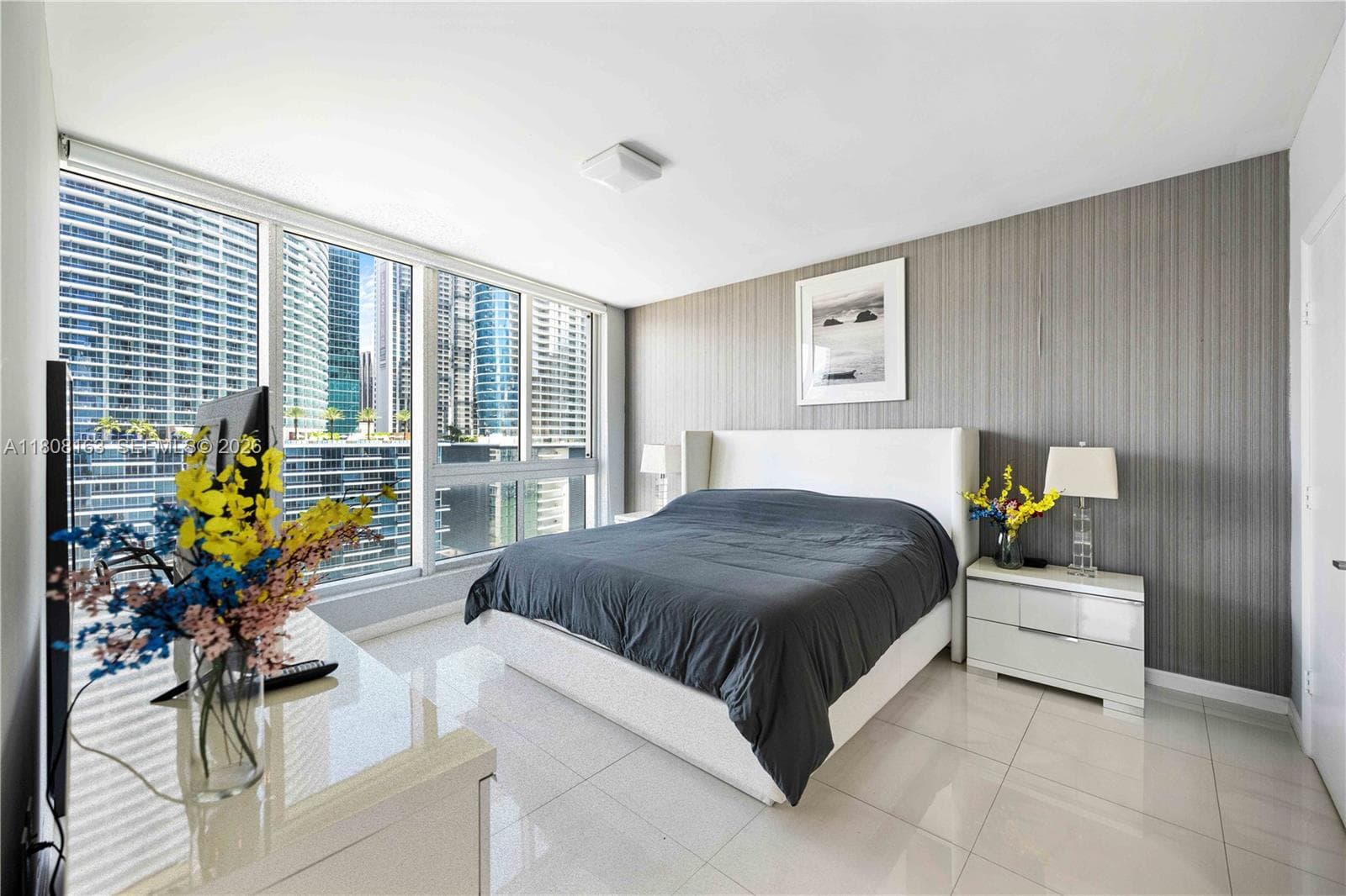 485 Brickell Ave 1604 photo 8