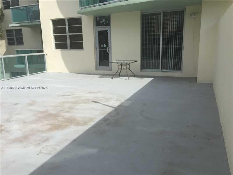 19390 Collins Ave 217 photo 5