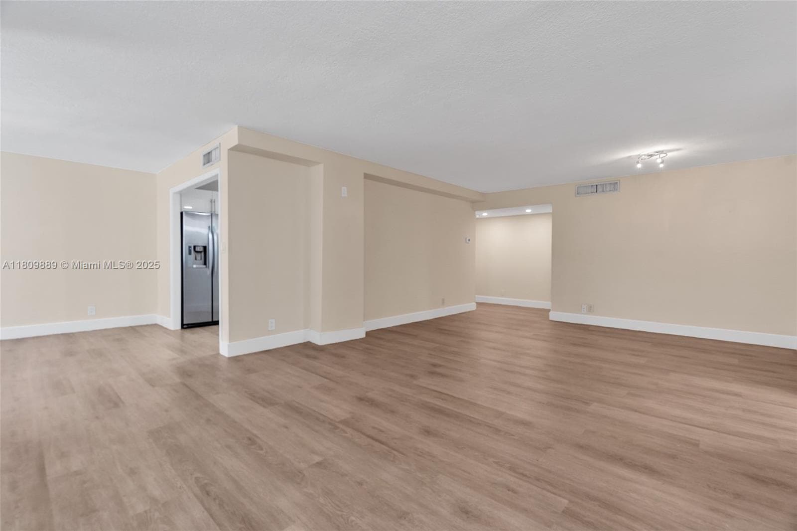 1904 Ocean Dr 1004 photo 11
