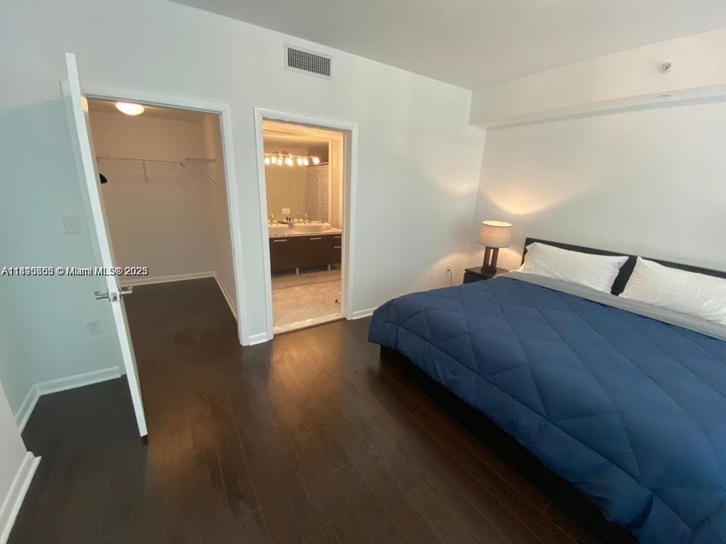244 Biscayne Blvd 643 photo 16
