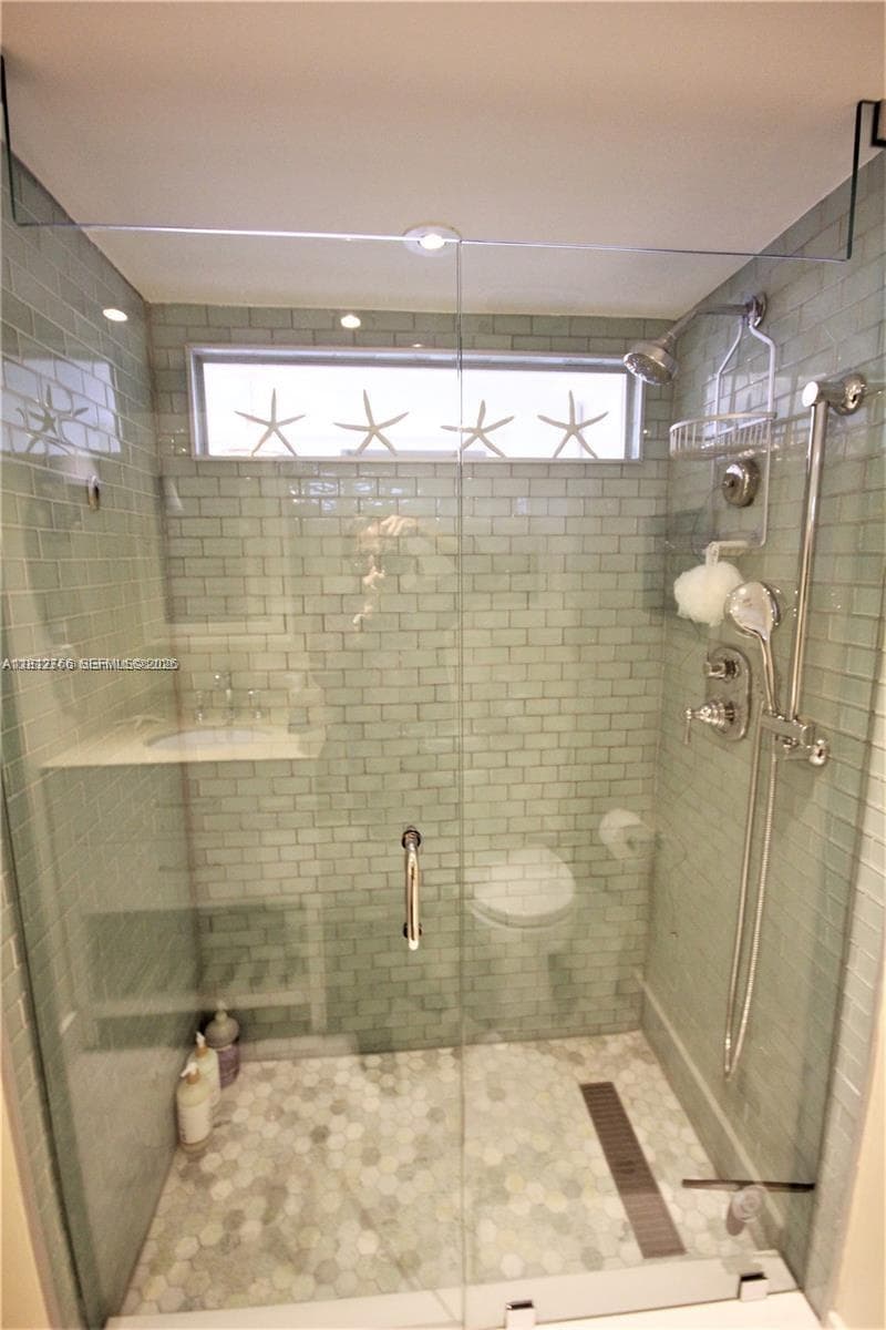 5161 Collins Ave 315 photo 18