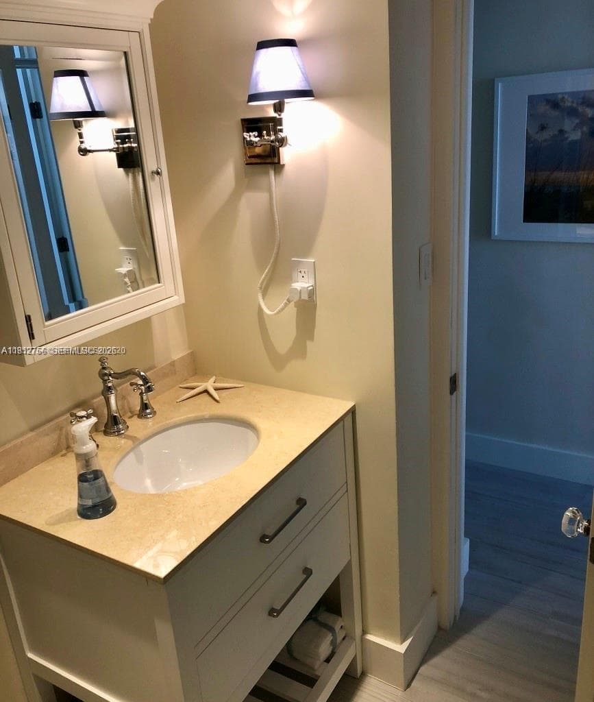 5161 Collins Ave 315 photo 19