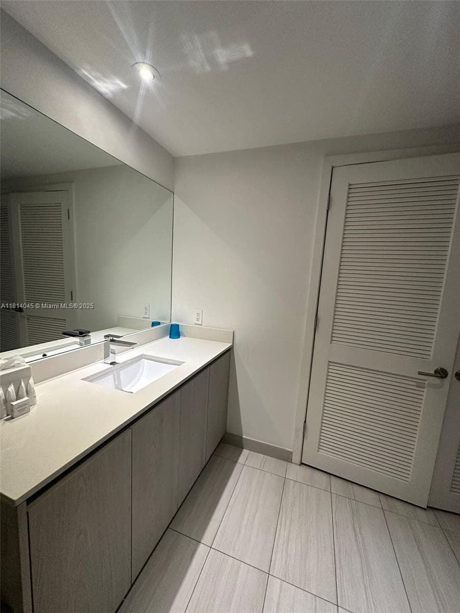 4010 Ocean Dr R1507 photo 7
