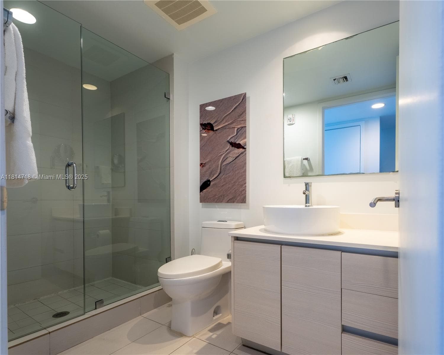 2602 Hallandale Beach Blvd R2004 photo 21