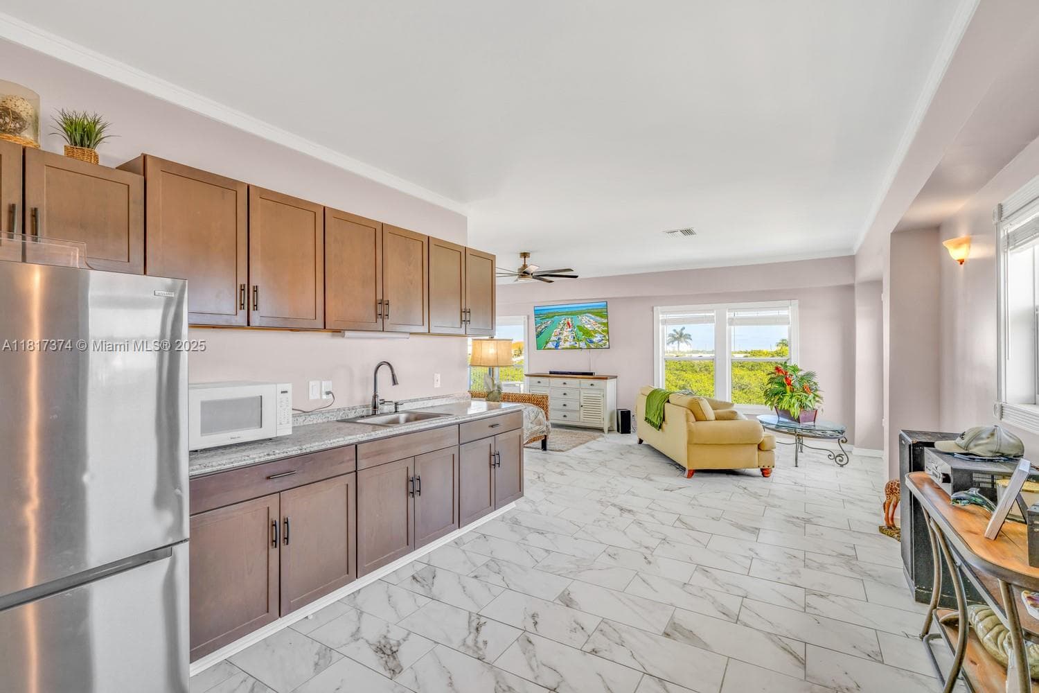 131 Avenue G photo 10