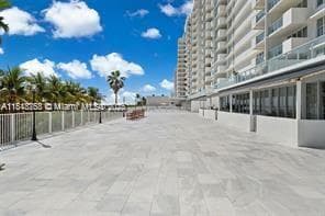 5601 Collins 1210 photo 16