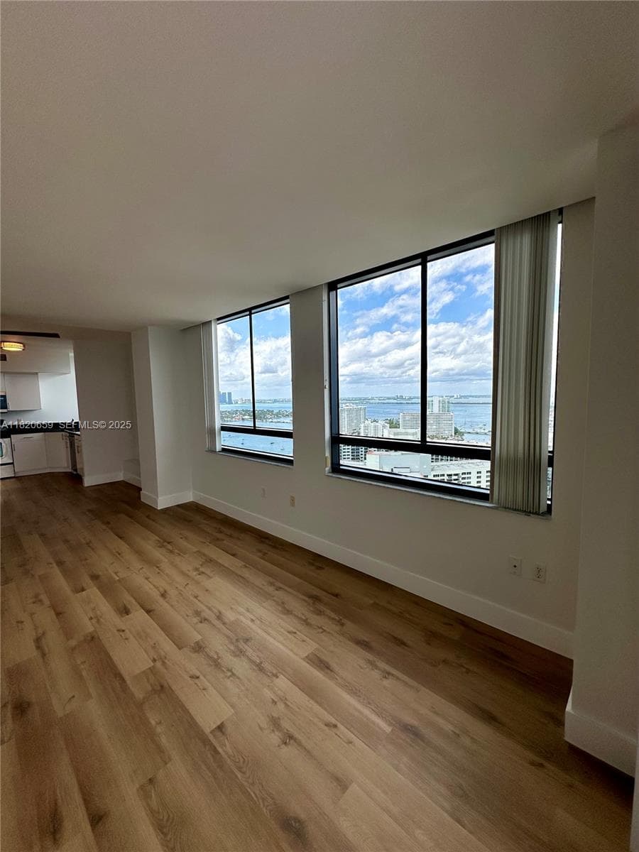1330 West Ave 3007 photo 13