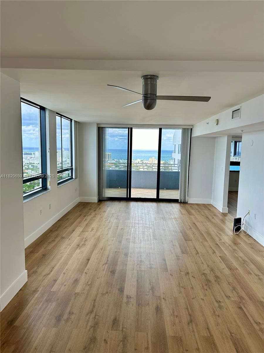 1330 West Ave 3007 photo 7