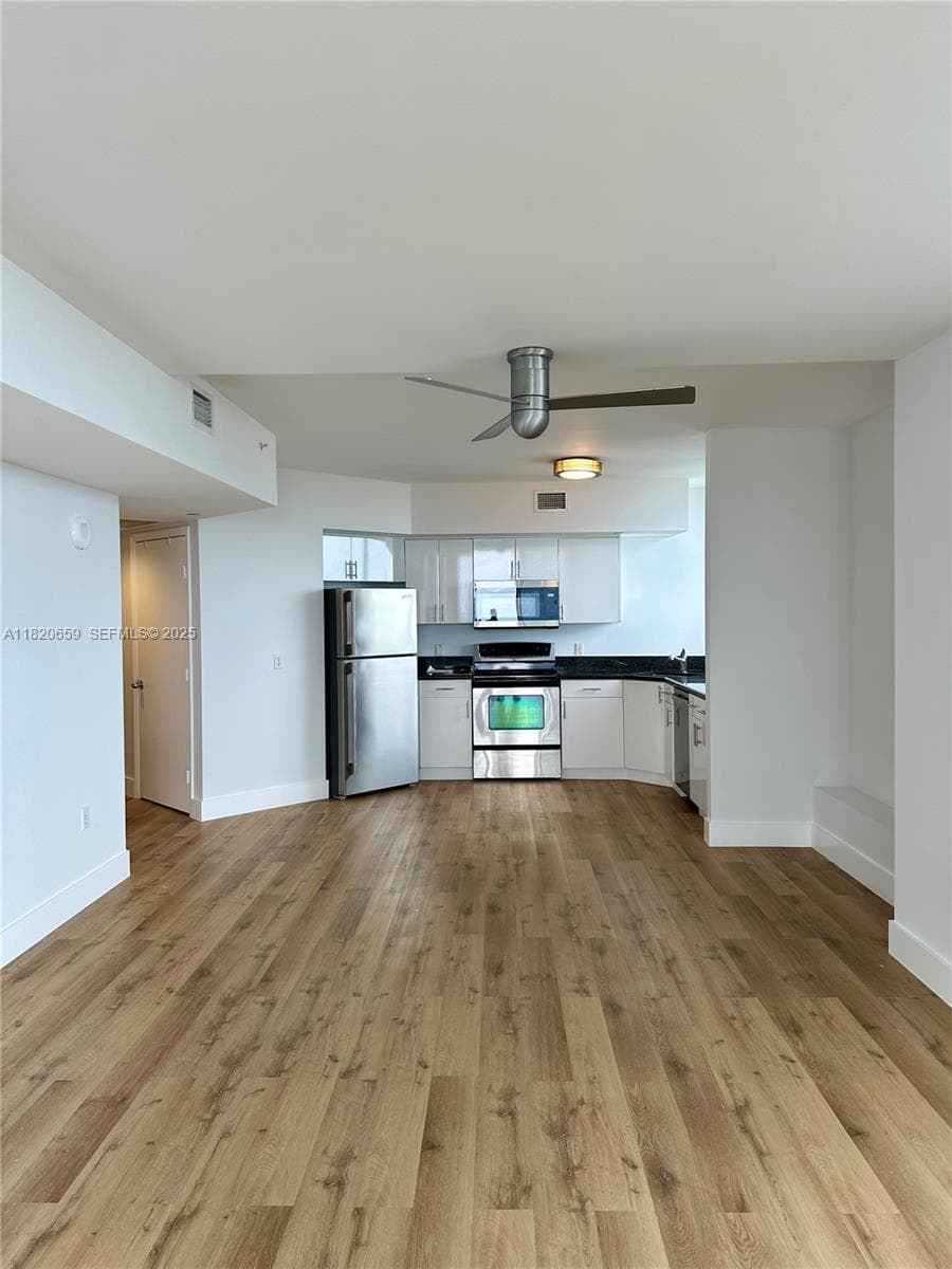 1330 West Ave 3007 photo 3