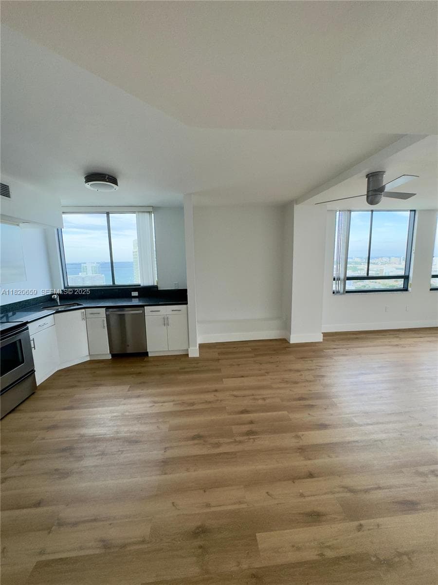 1330 West Ave 3007 photo 20