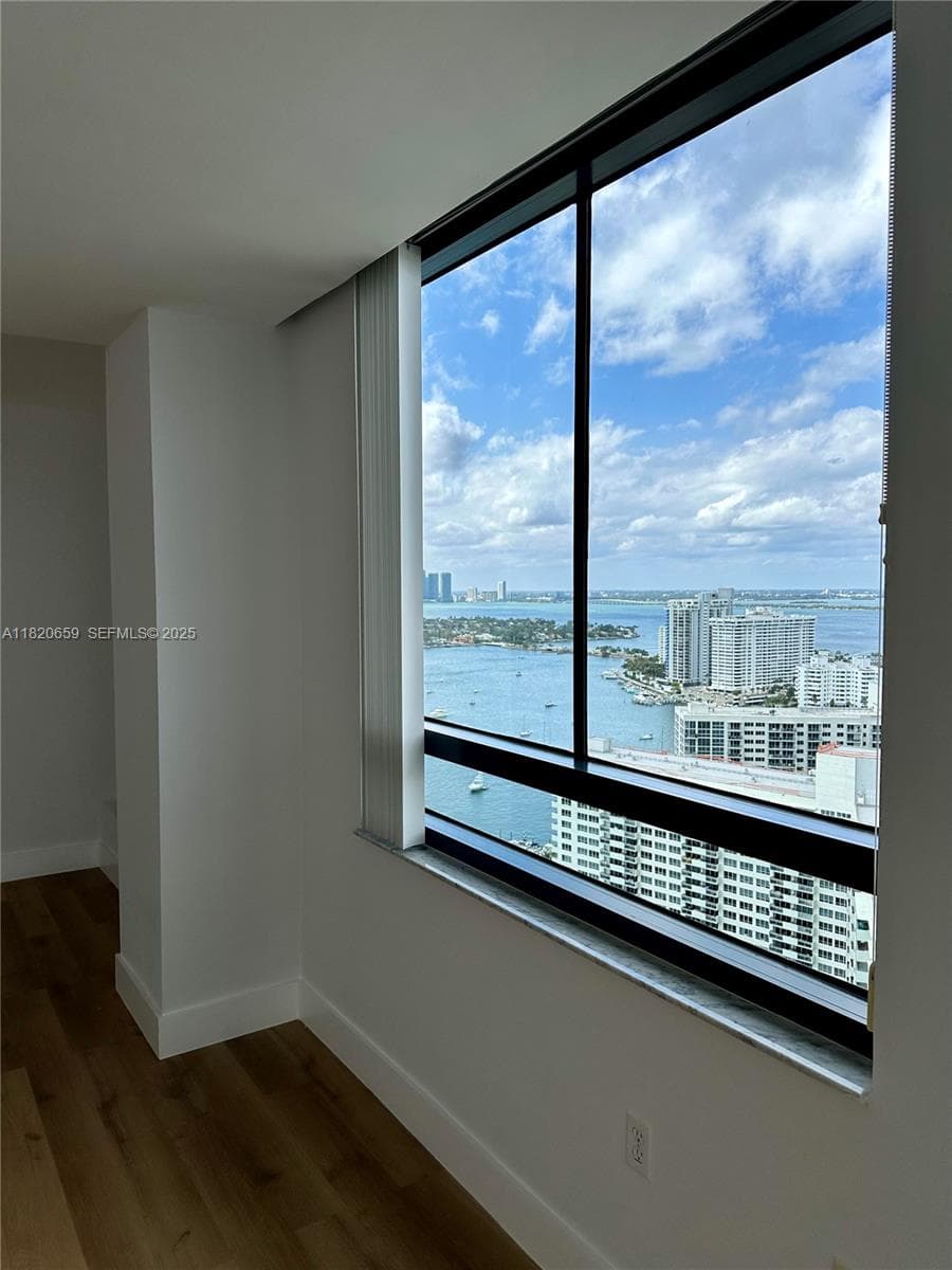 1330 West Ave 3007 photo 4