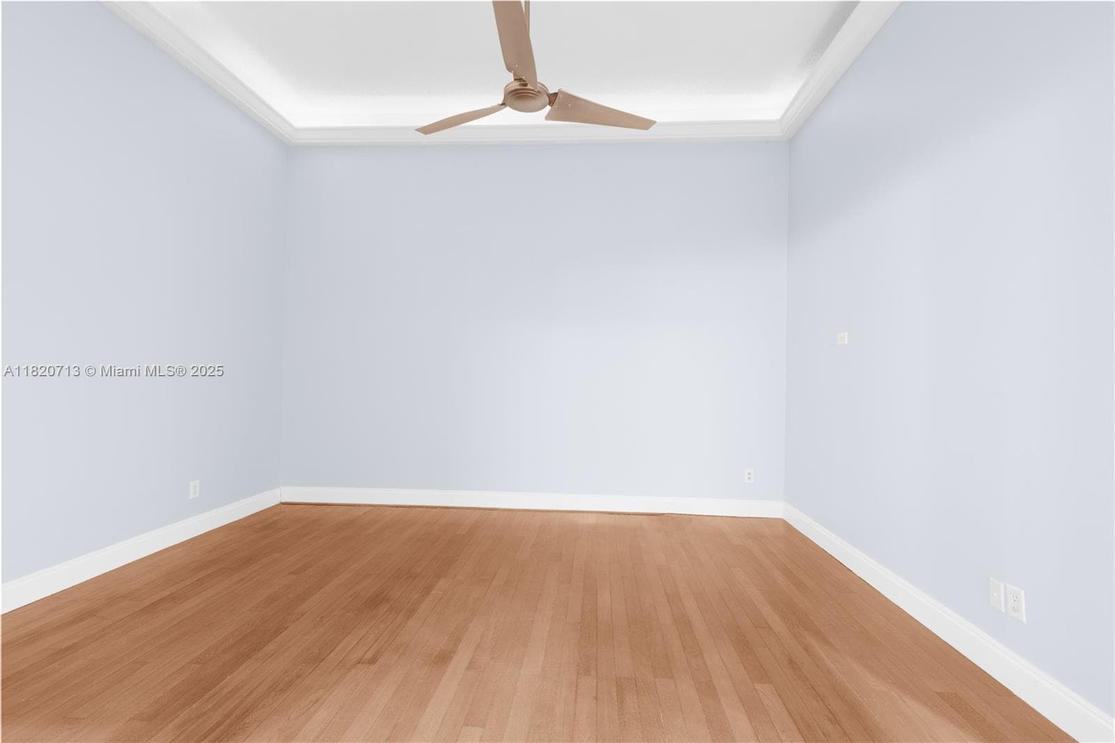 2627 PARKVIEW DR 2627 photo 21