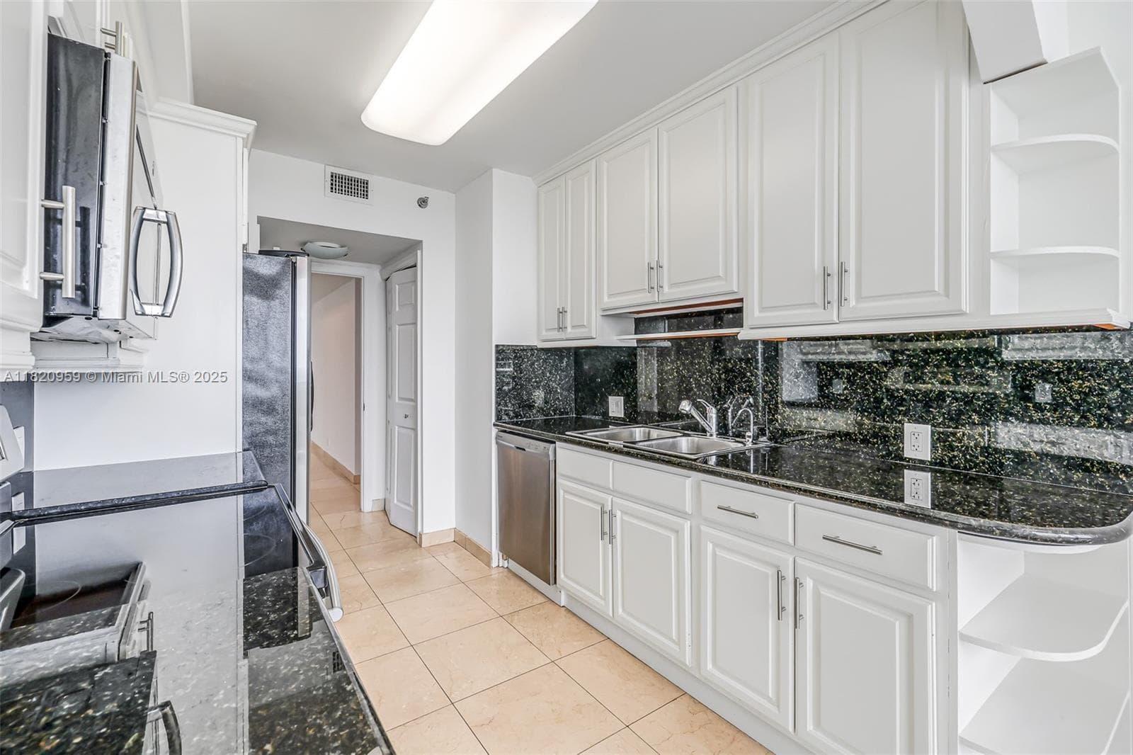 20281 E Country Club Dr 1412 photo 14