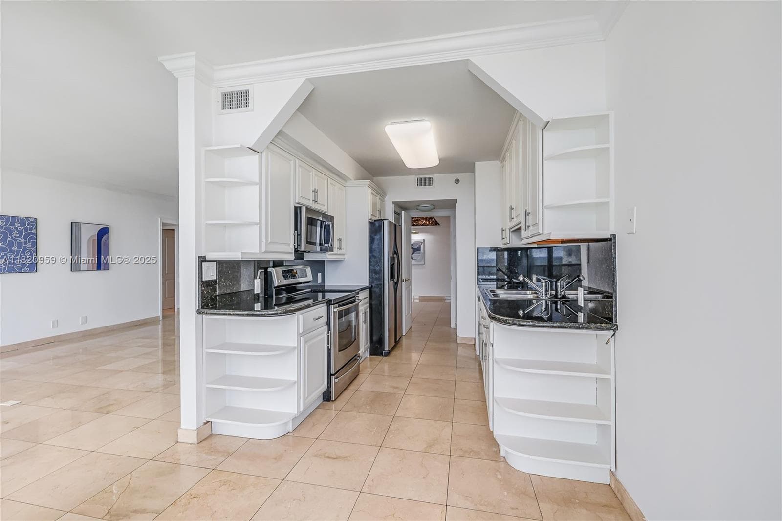 20281 E Country Club Dr 1412 photo 15