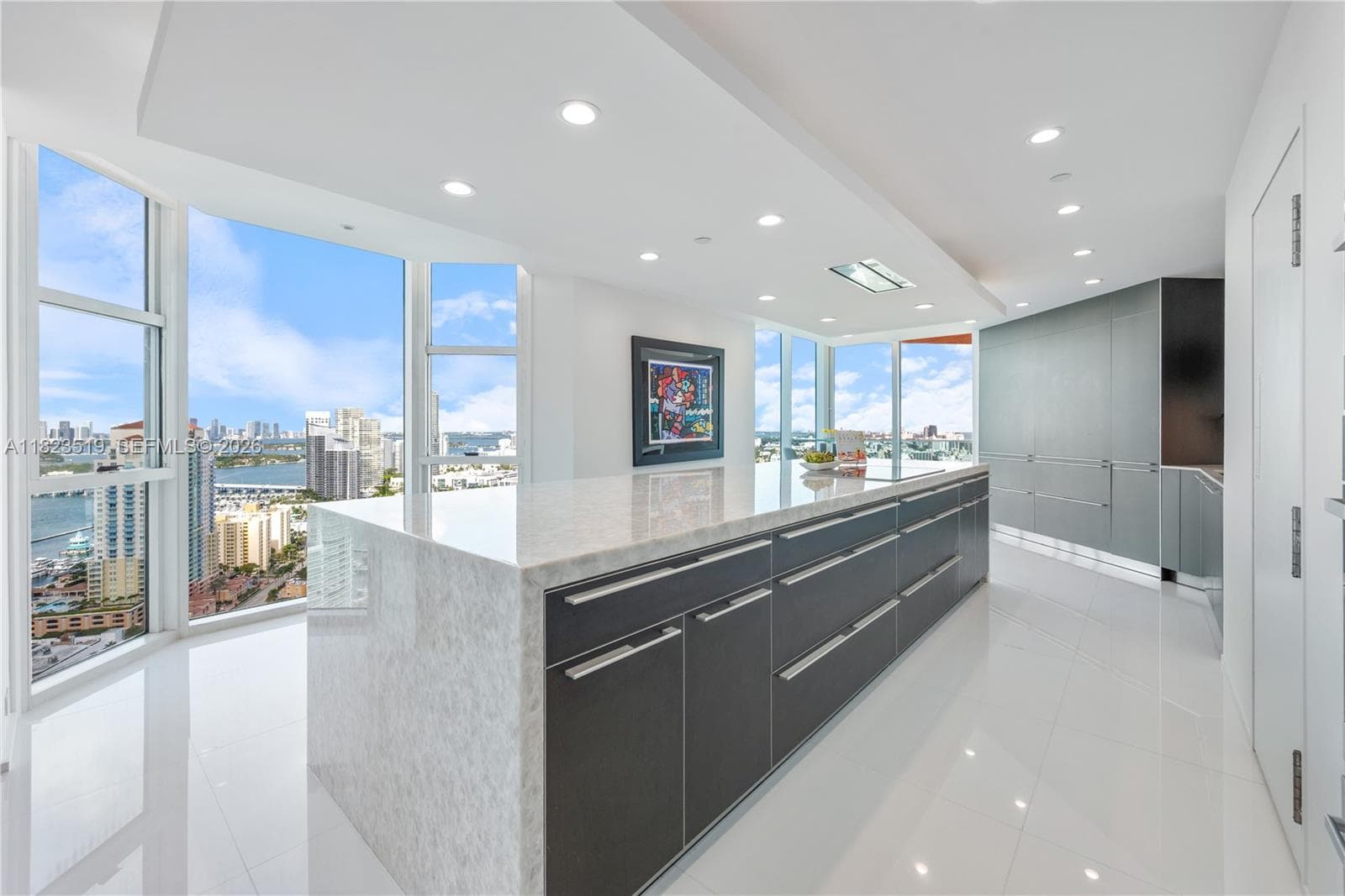 300 Pointe Dr 3405 photo 10