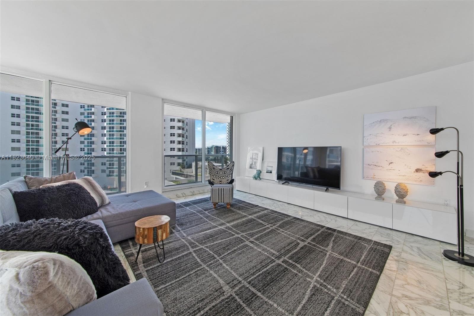 2751 Ocean Dr 505N photo 17