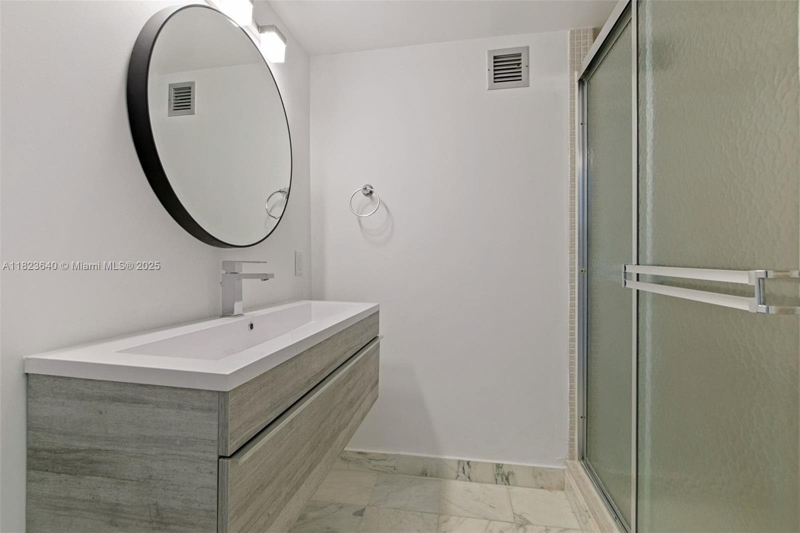 2751 Ocean Dr 505N photo 20