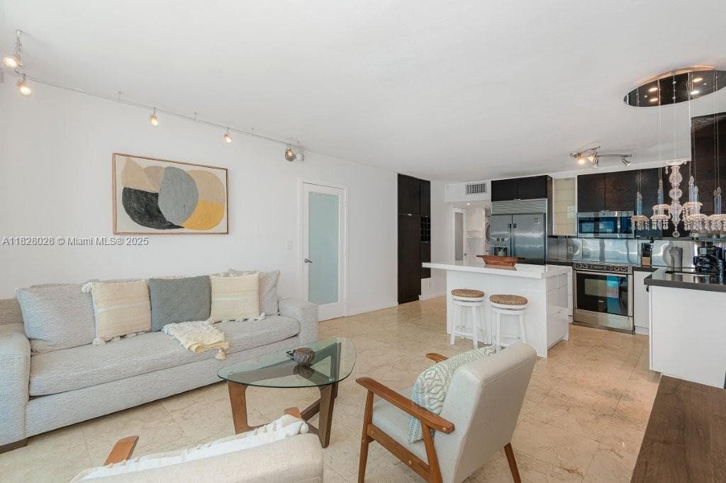 2301 Collins Ave 705 photo 10