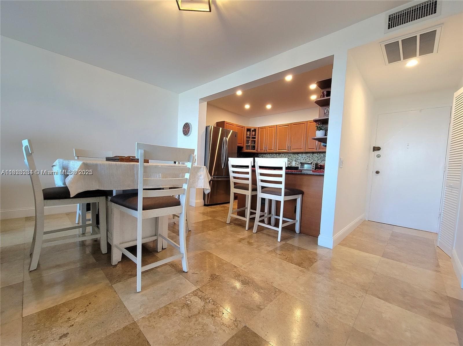 3505 S Ocean Dr 320 photo 8