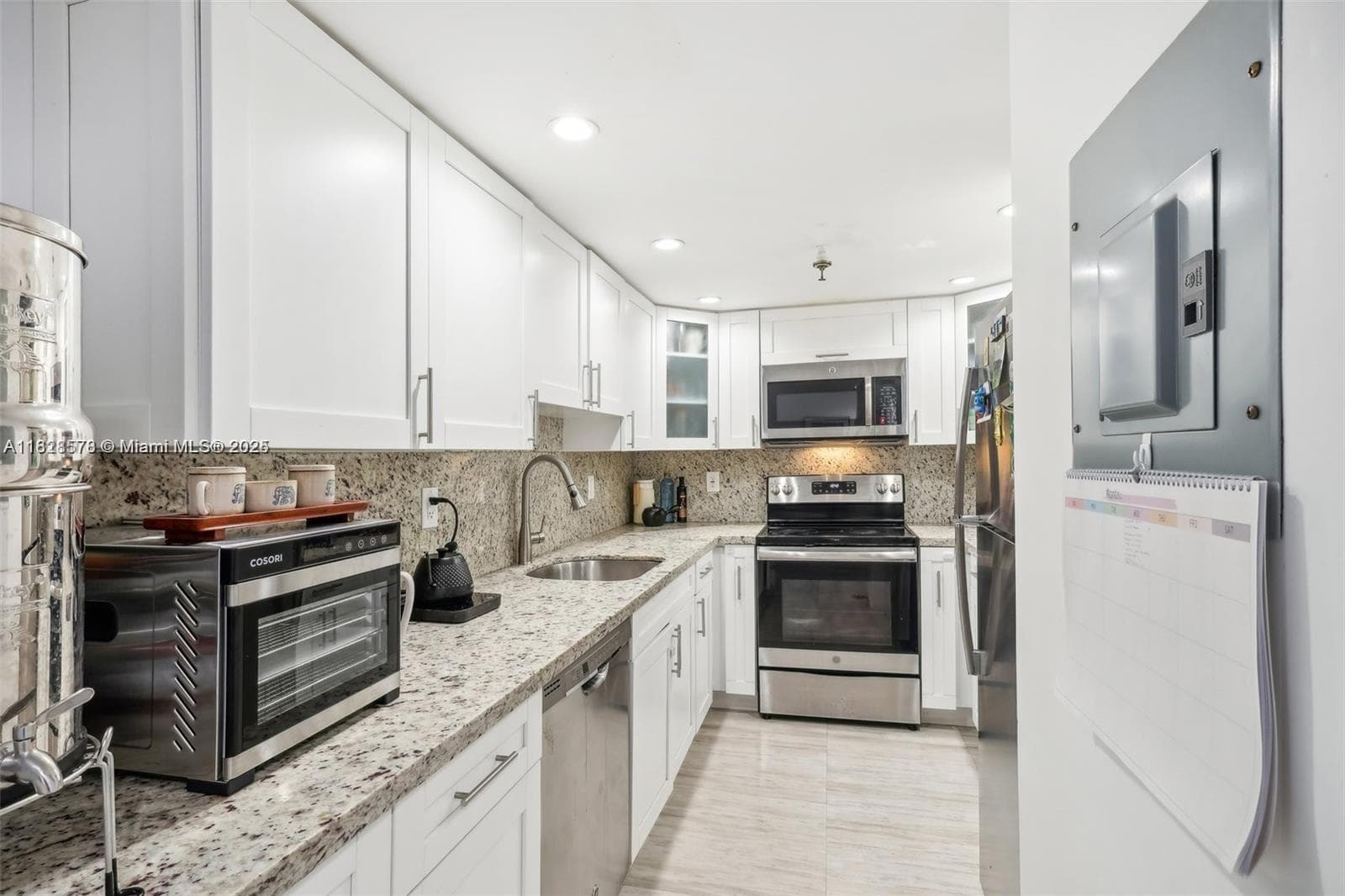 2401 Collins Ave 1011 photo 11