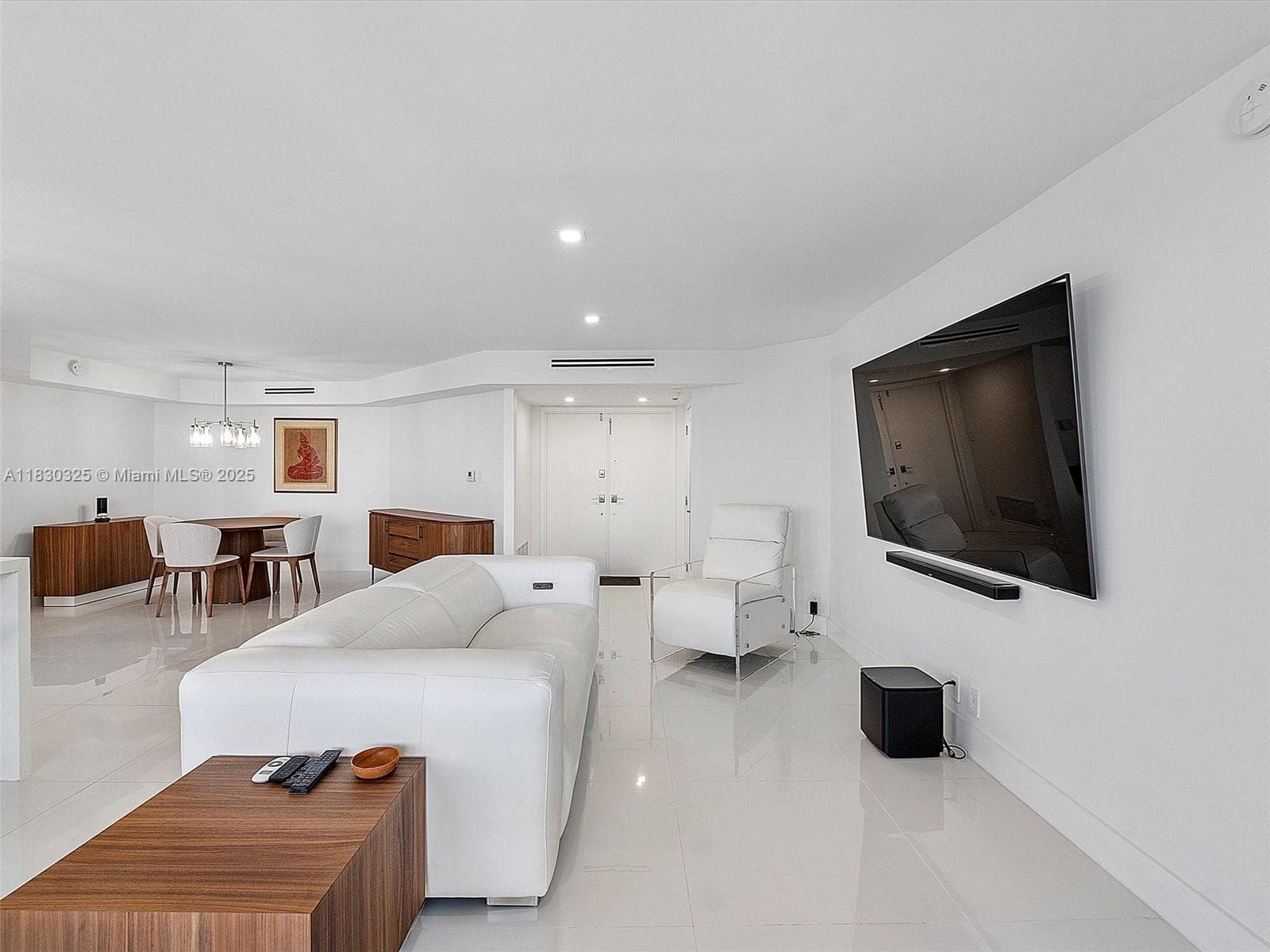 550 Ocean Blvd 1509 photo 9