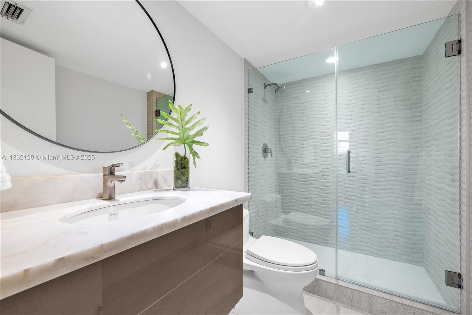 615 Ocean Dr 6A photo 23