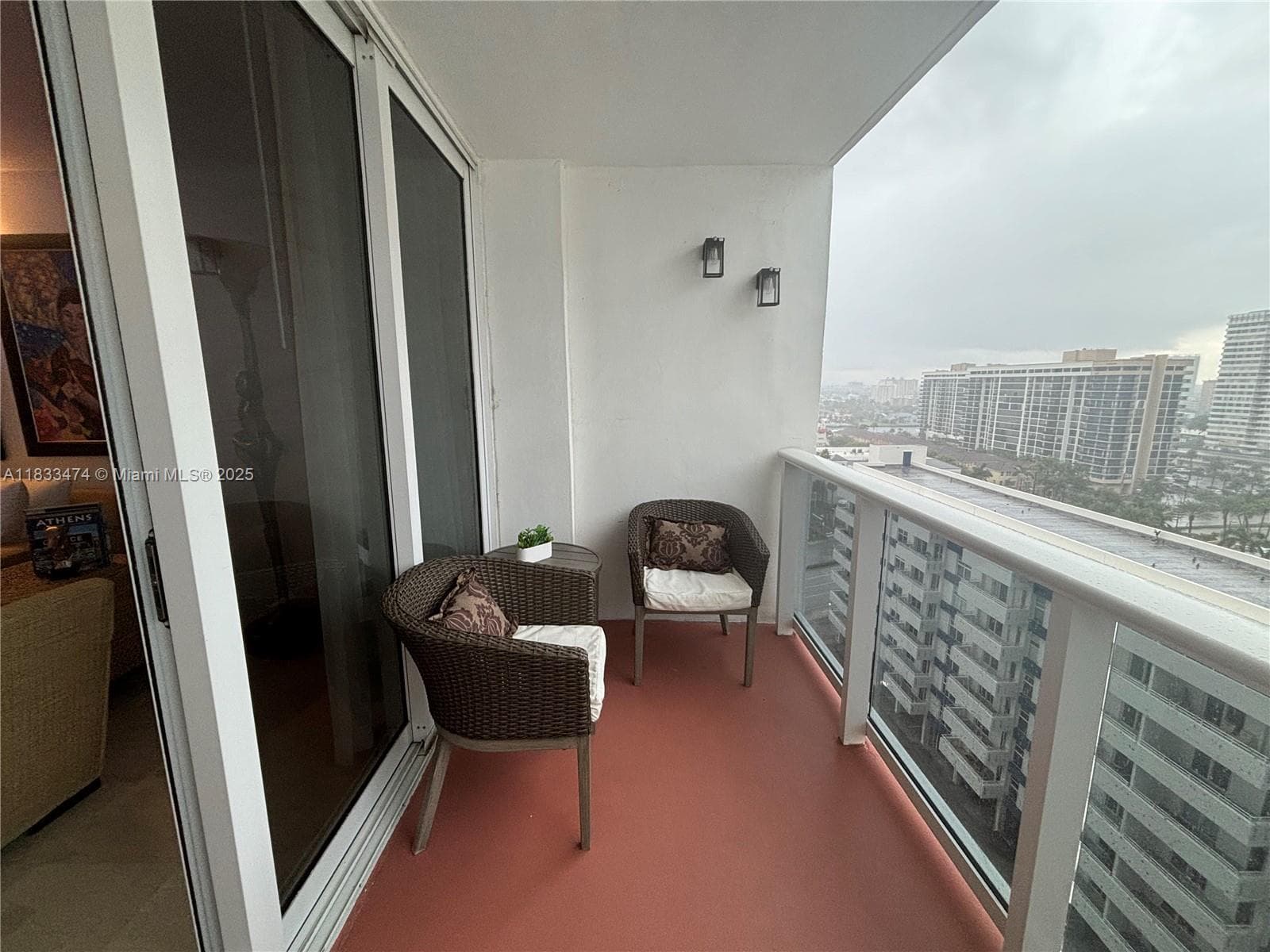 3140 S Ocean Dr 1207 photo 2