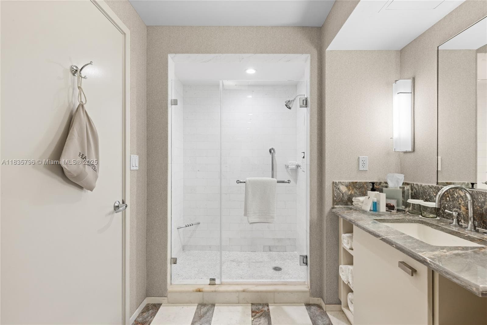 551 Fort Lauderdale Beach Blvd H1401 photo 17