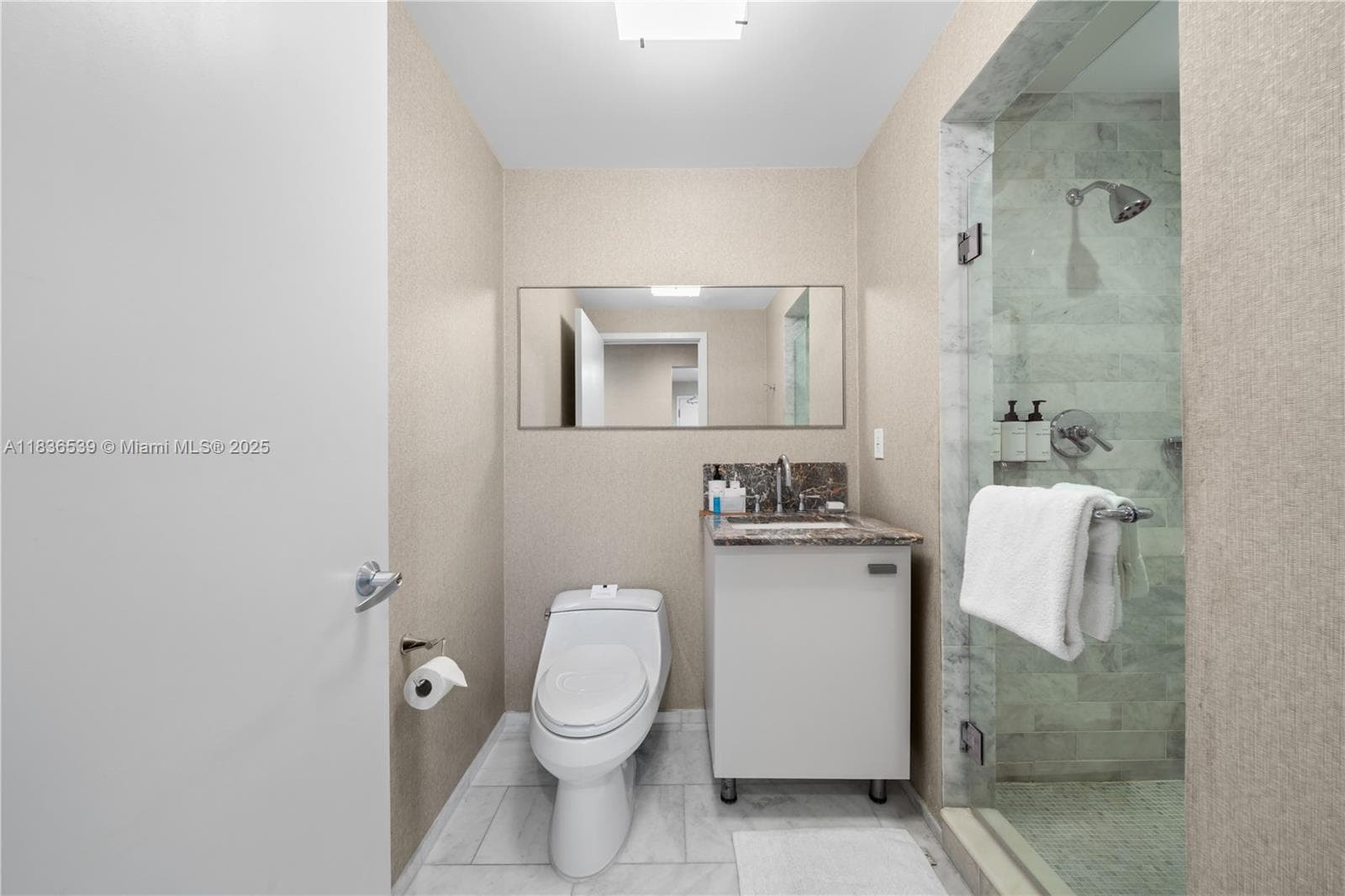 551 Fort Lauderdale Beach Blvd R201 photo 24