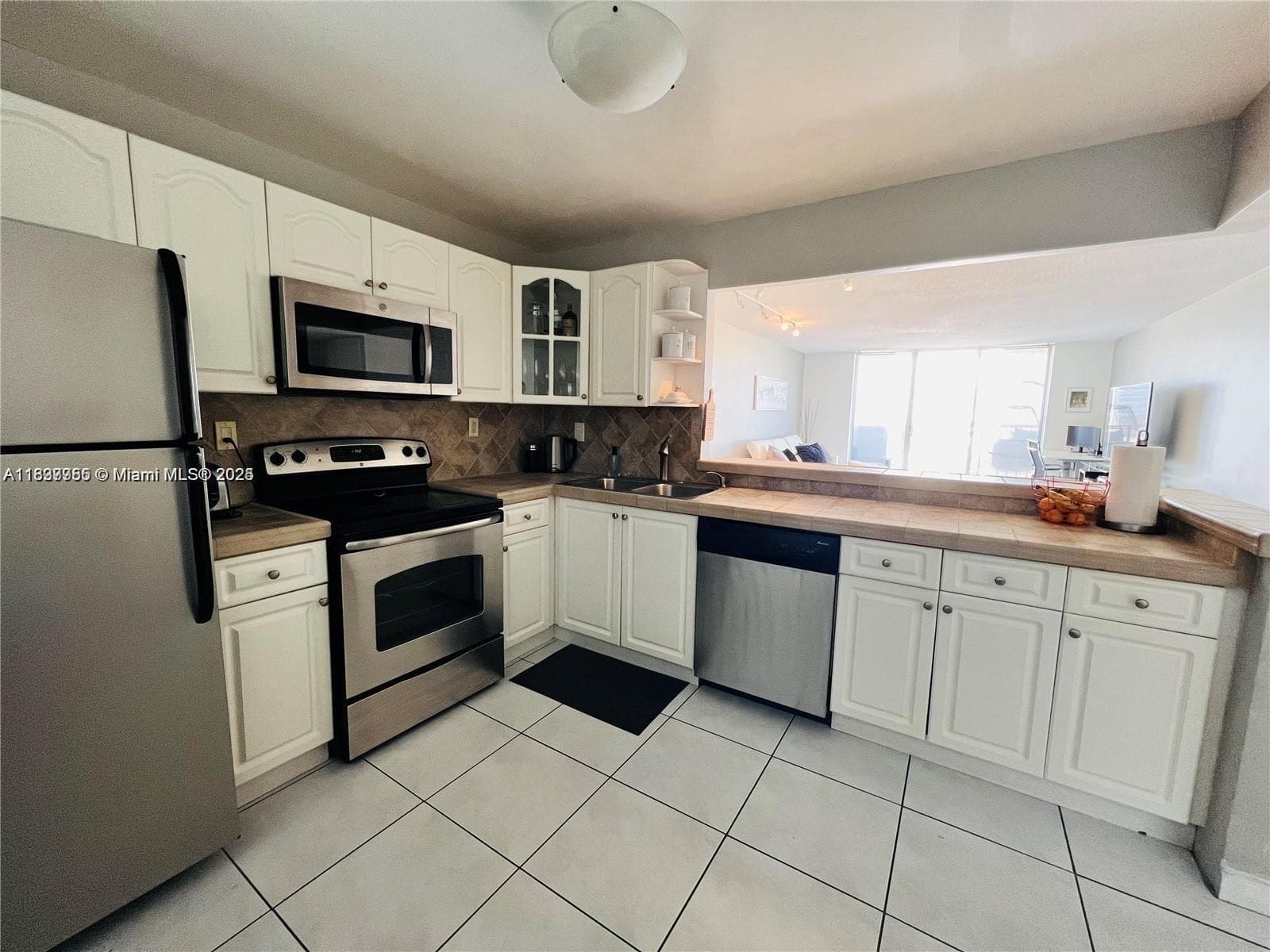 2780 NE 183rd St 2015 photo 6