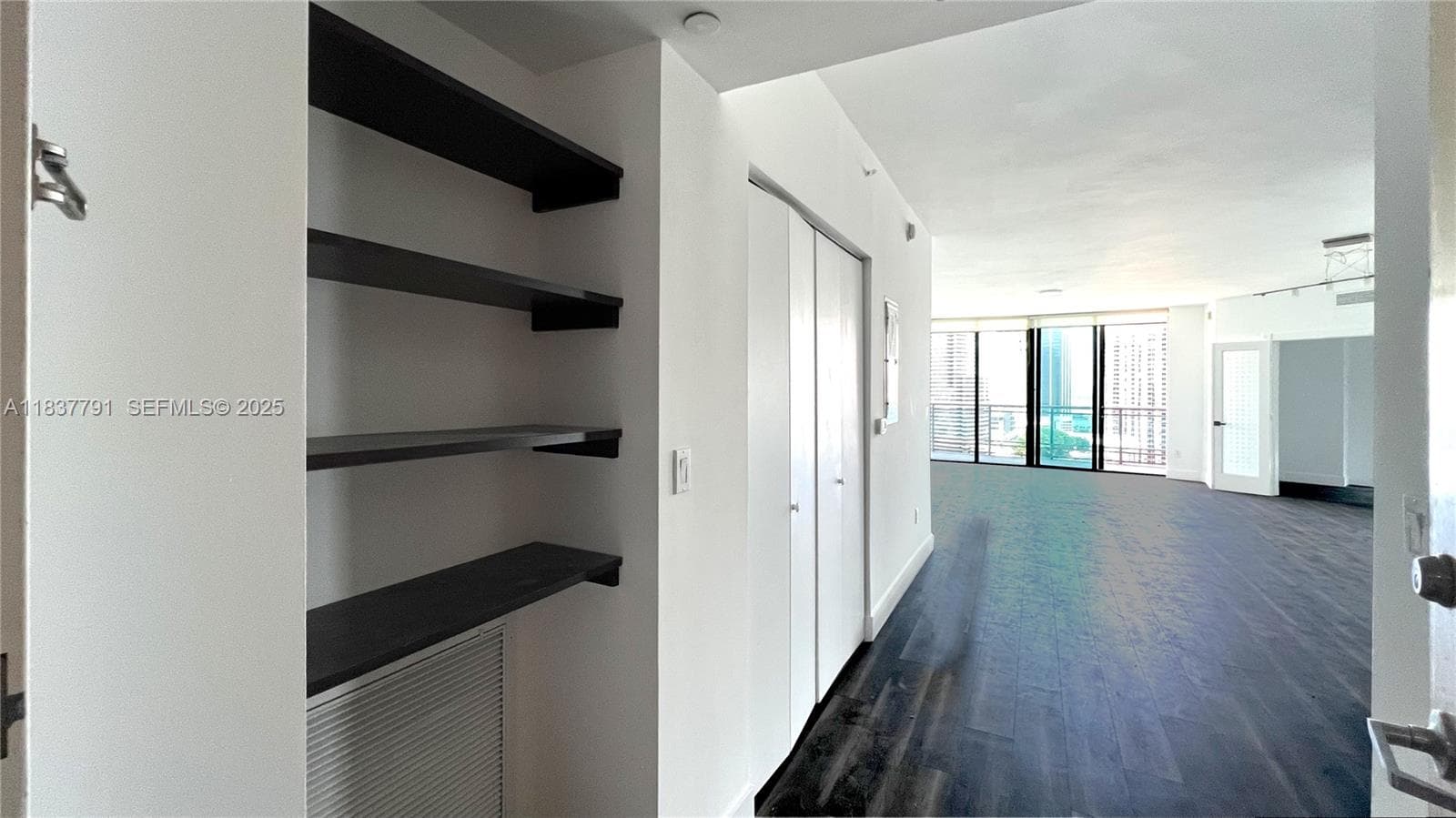 350 S Miami Ave 2401 photo 4