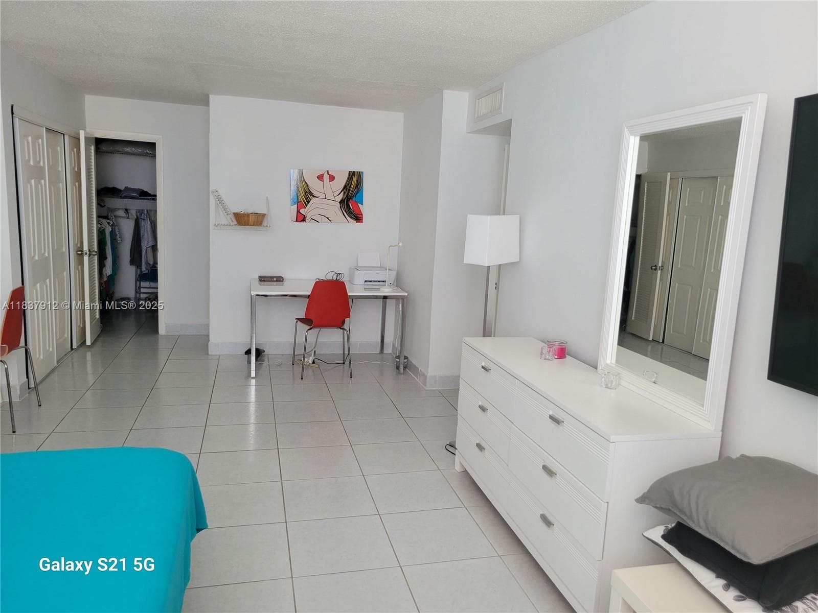 1849 S Ocean Dr 1407 photo 4