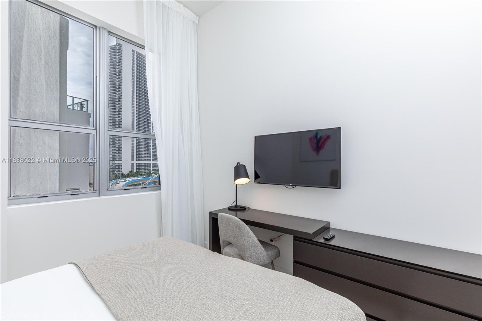 4010 Ocean Dr R509 photo 13