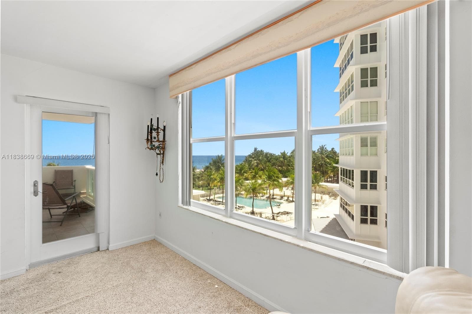 5001 Collins Ave 4G photo 5