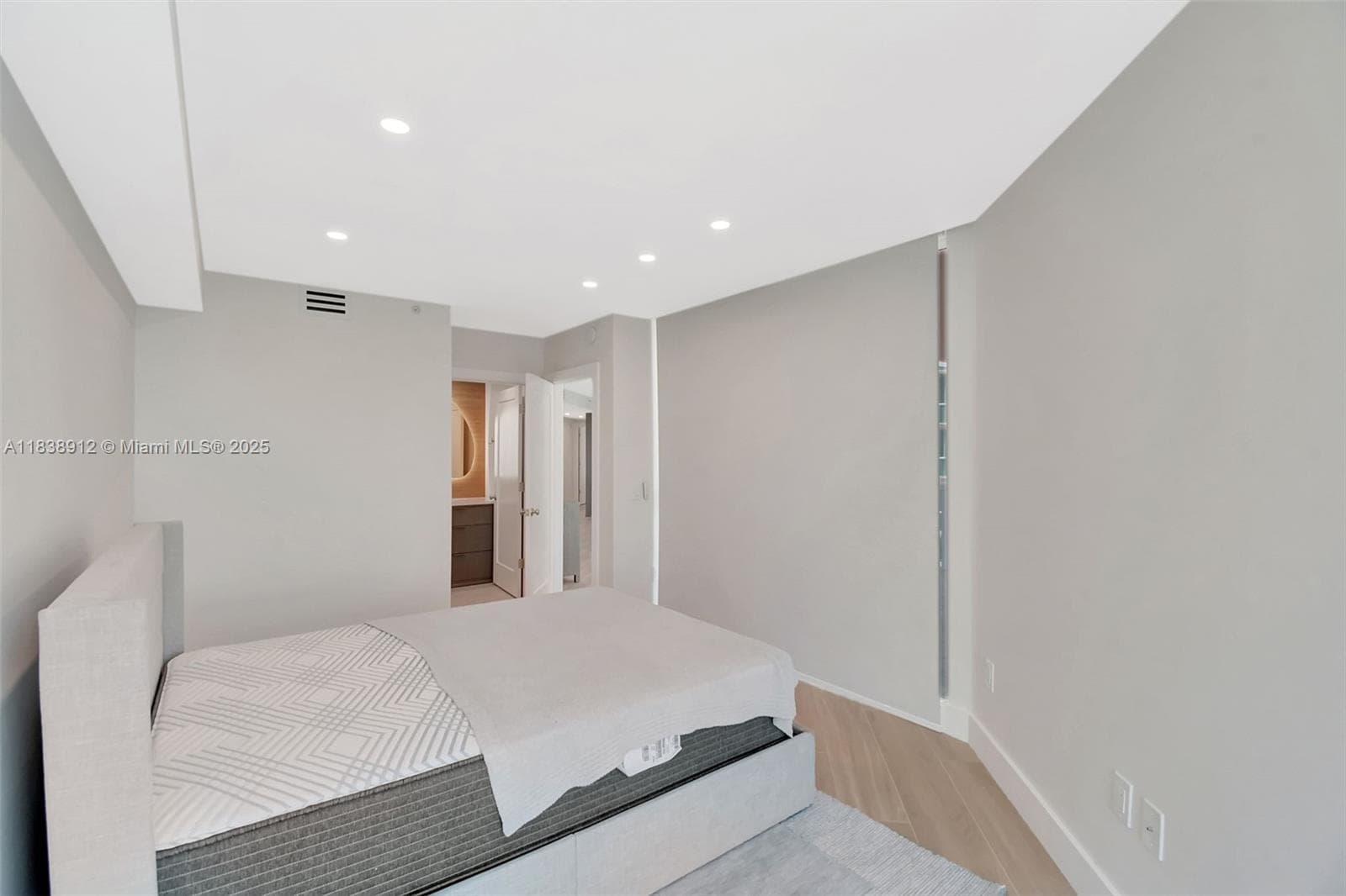 3370 Hidden Bay Dr 812 photo 15