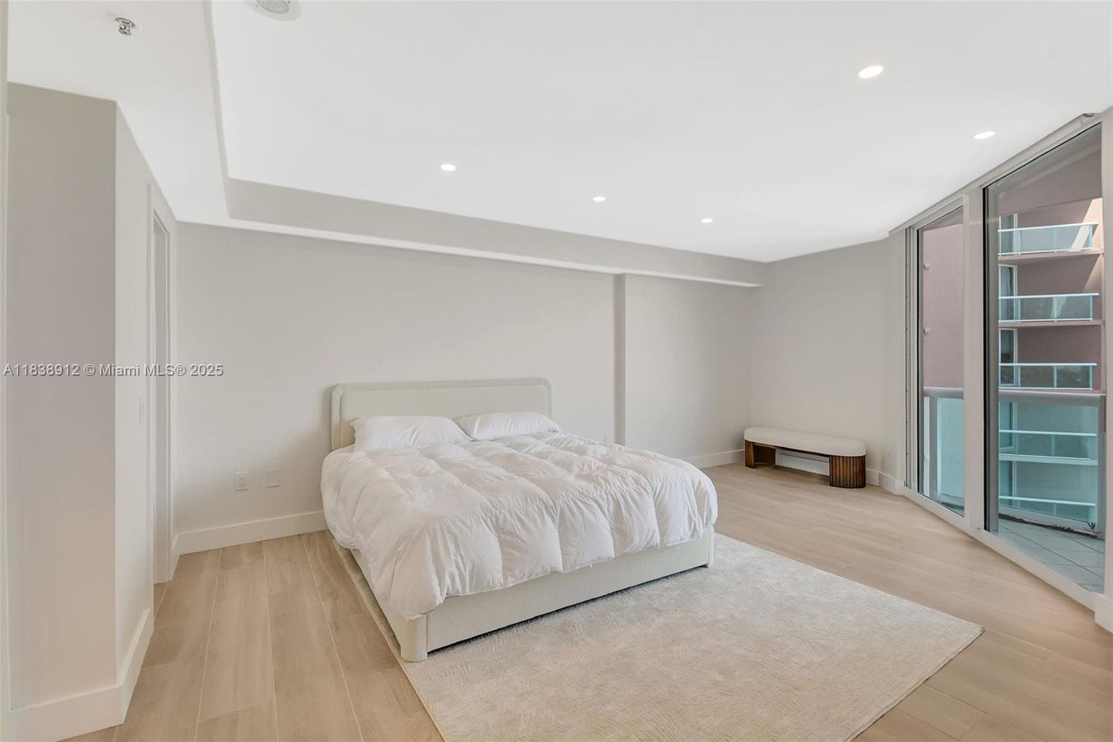 3370 Hidden Bay Dr 812 photo 23