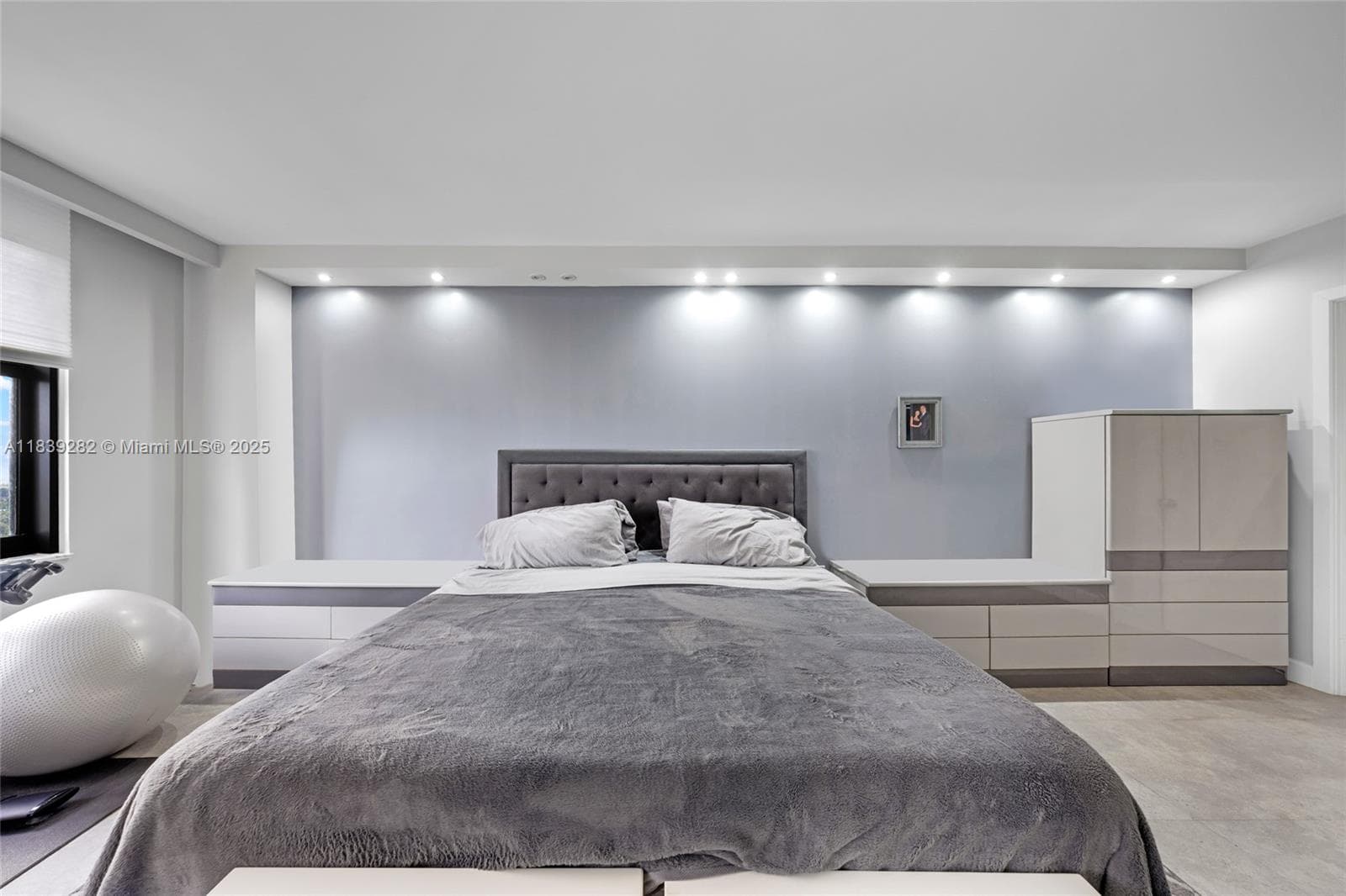 9801 Collins Ave 16U photo 22