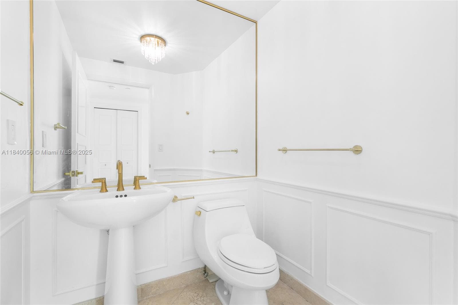 300 Pointe Drive 801 photo 23