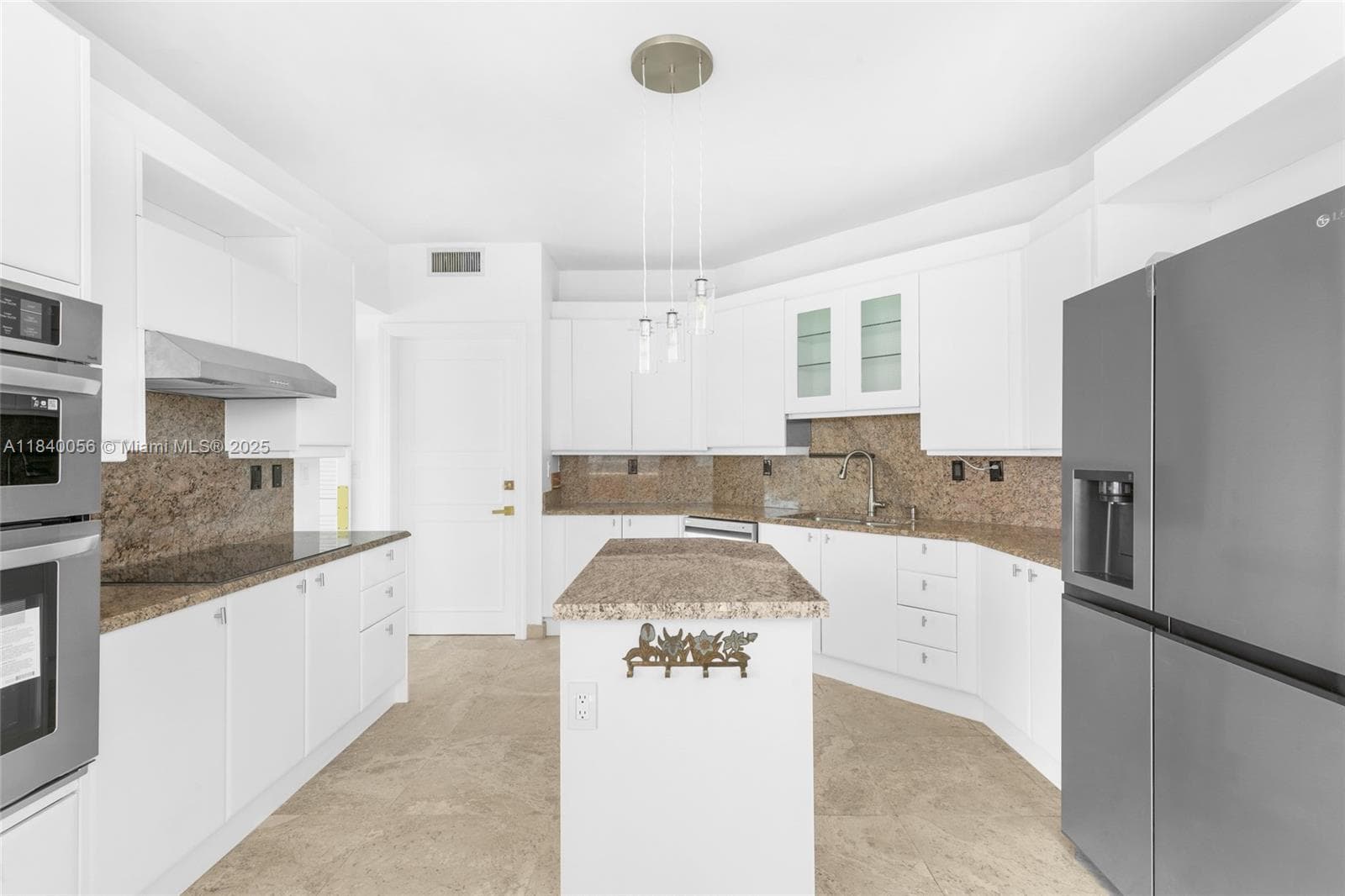 300 Pointe Drive 801 photo 13