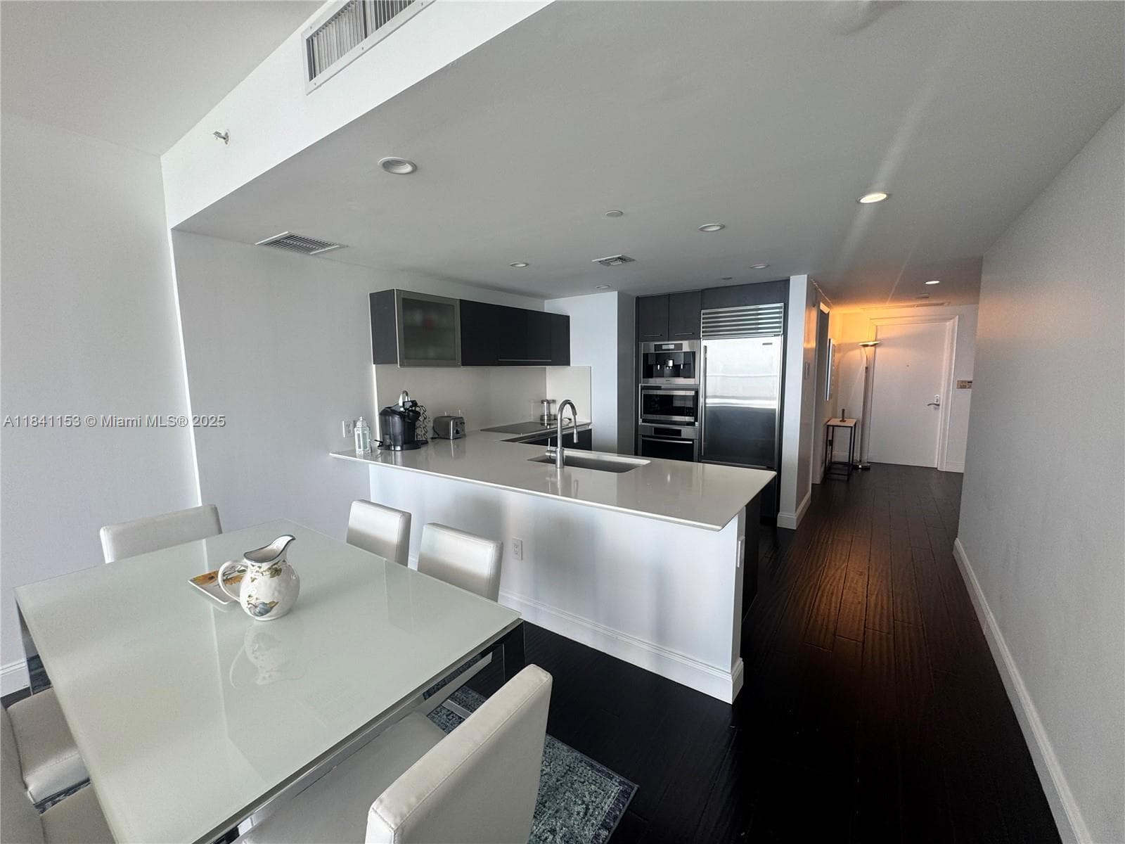 17001 Collins Ave 1002 photo 3