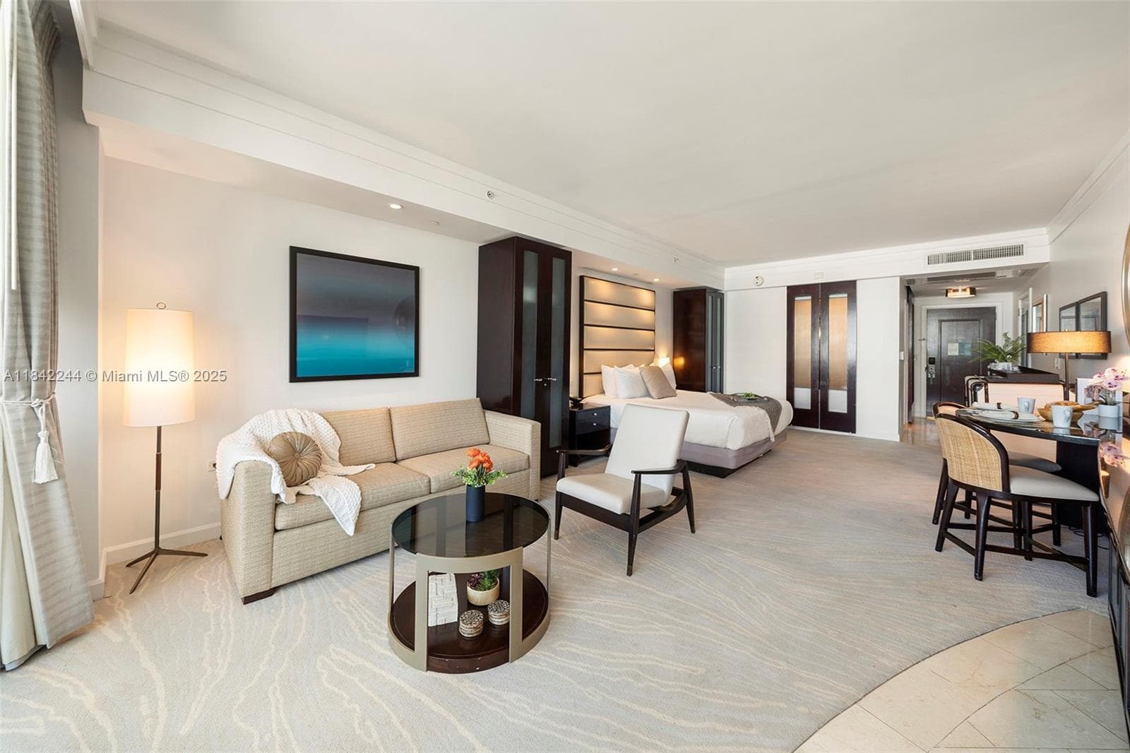 4391 Collins Ave 802 photo 12