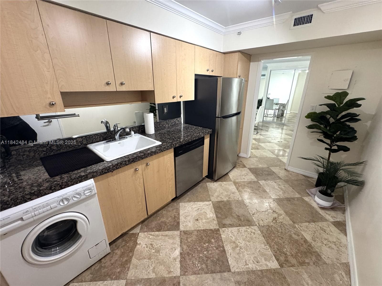 9195 Collins Ave 912 photo 5