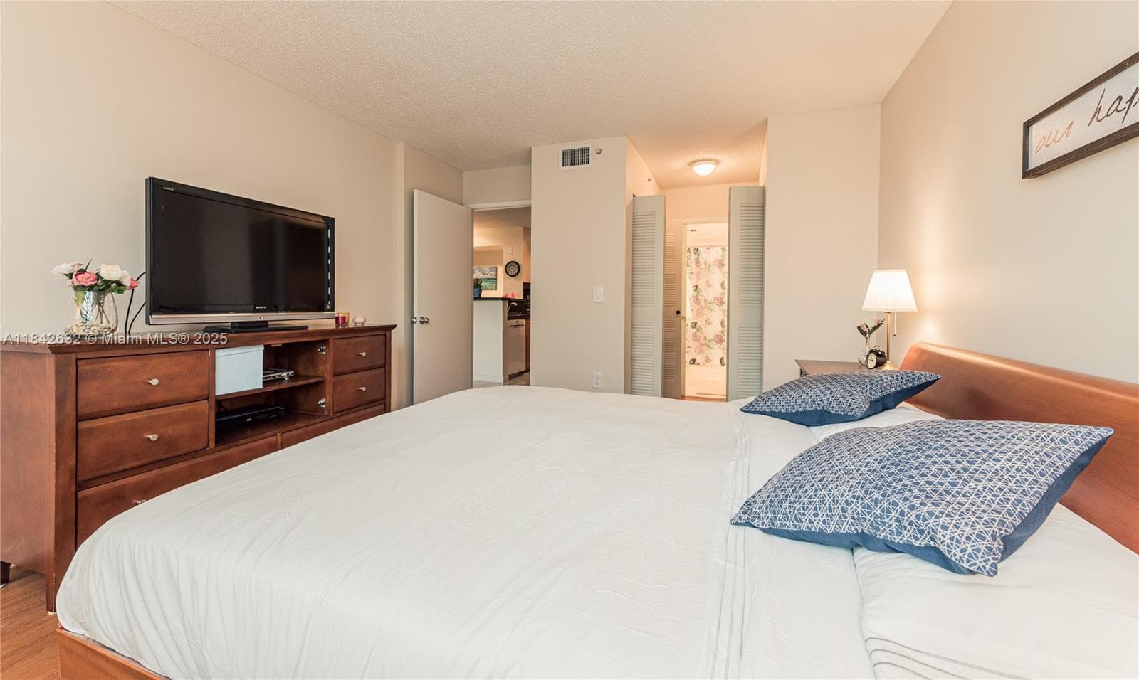 19801 E Country Club Dr 4303 photo 19