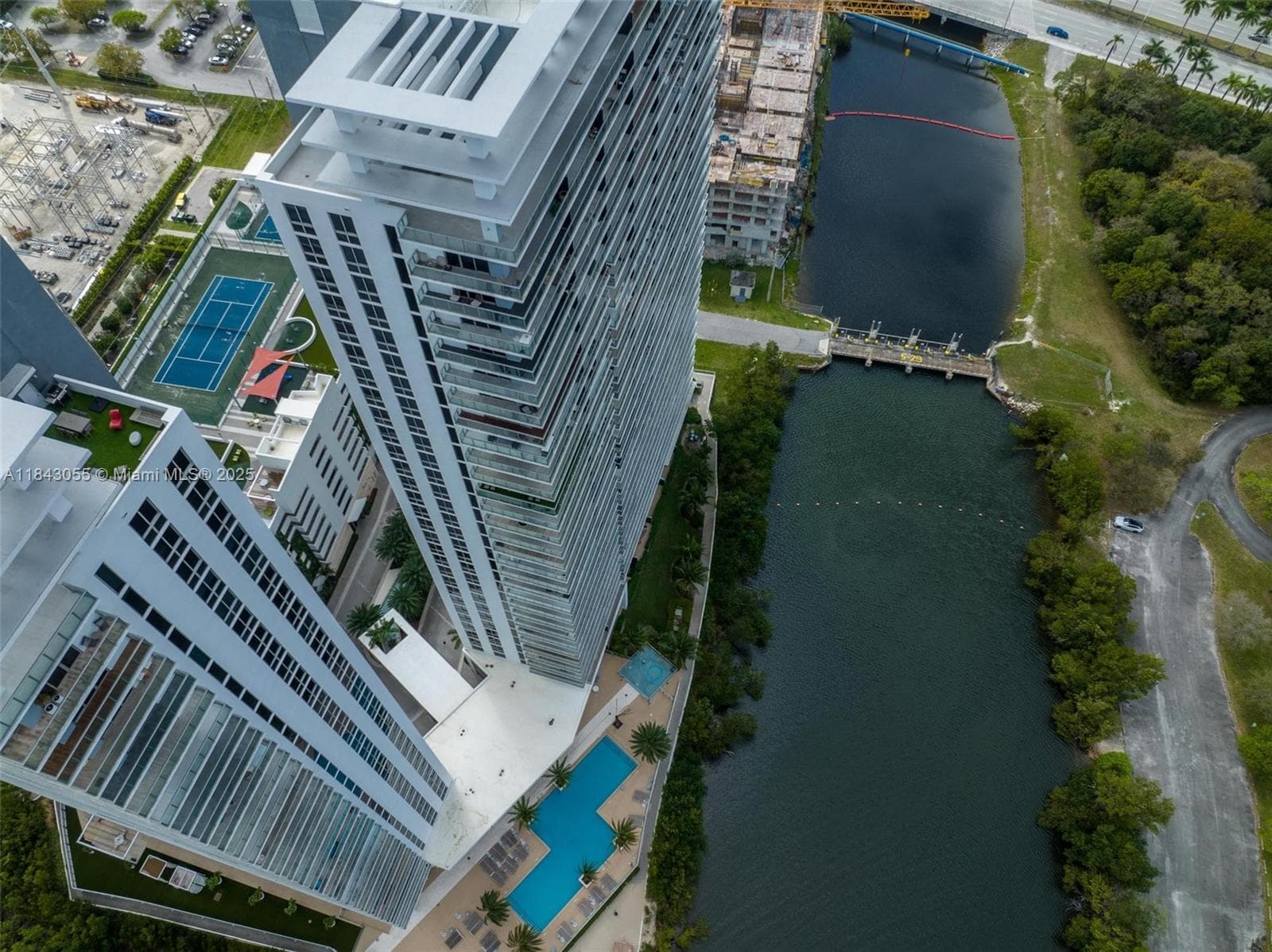 16385 Biscayne Blvd 4 photo 9