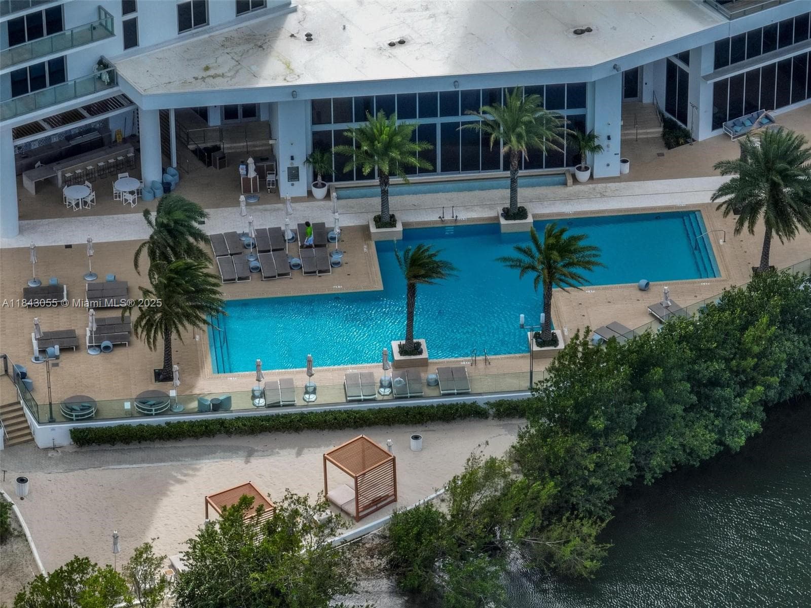 16385 Biscayne Blvd 4 photo 8