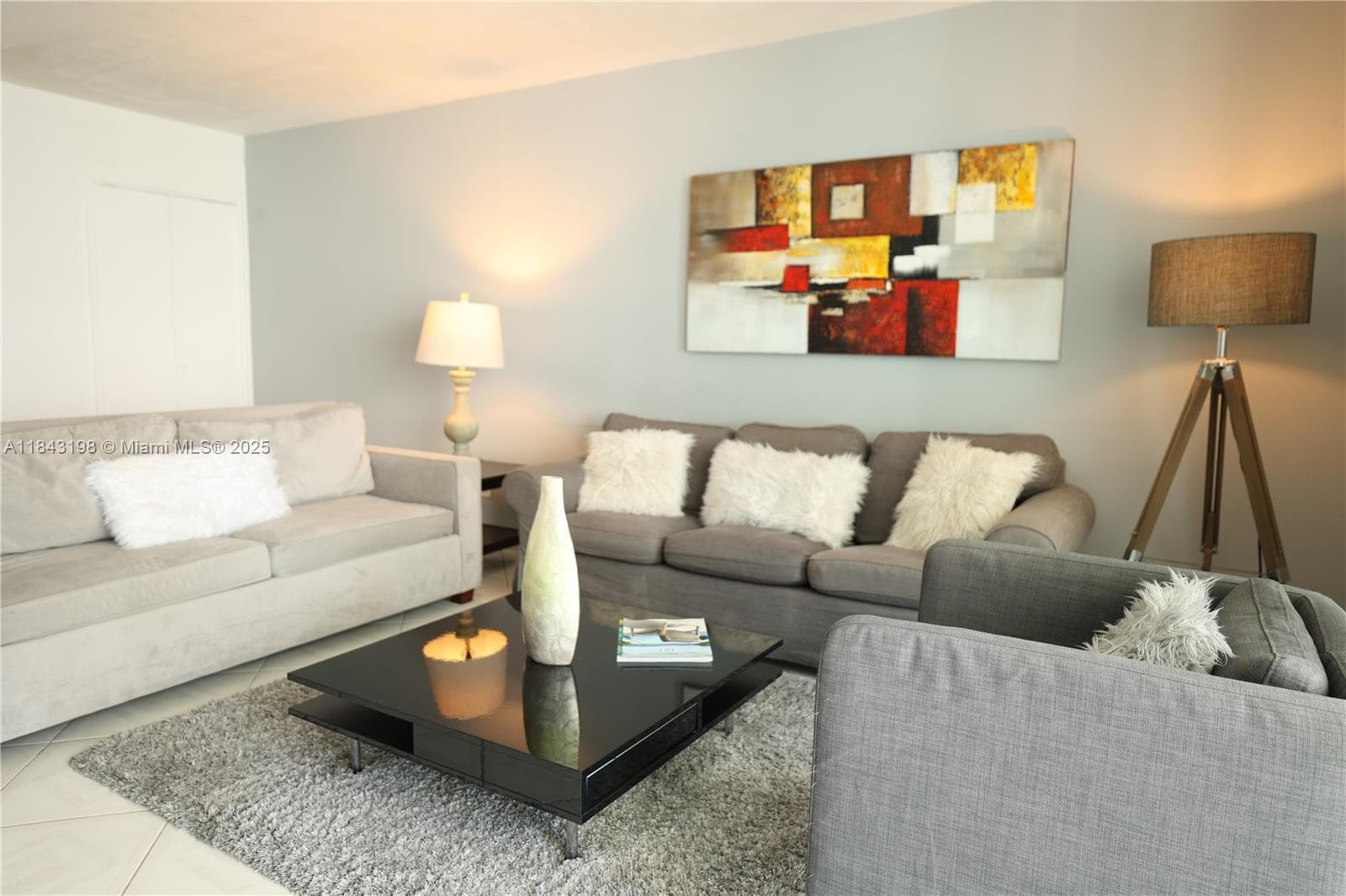 5151 Collins Ave 927 photo 1